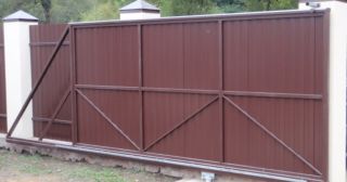 Купить откатные ворота из профнастила Алексин, цена от 1747 руб.