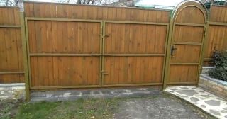 Купить распашные ворота деревянные Алексин, цена от 2723 руб.